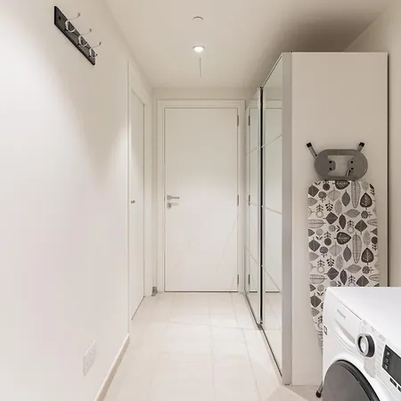 Mercury With Pool Access In St Julians Saint Julian's