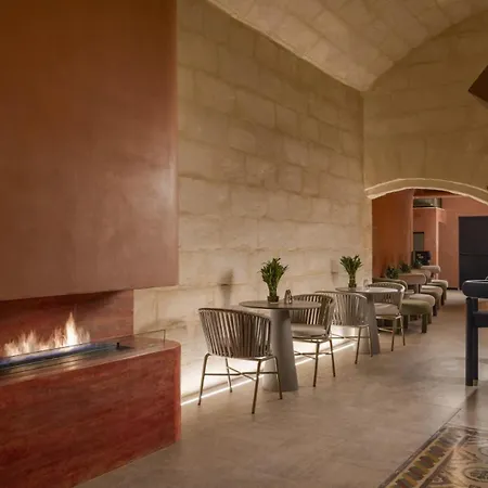 Mercury With Pool Access In St Julians