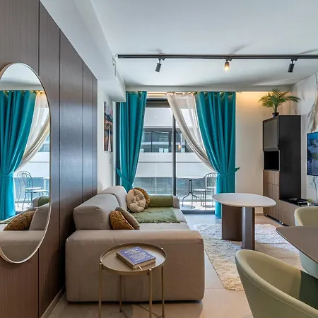 Mercury With Pool Access In St Julians Apartment