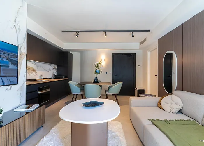 Mercury With Pool Access In St Julians