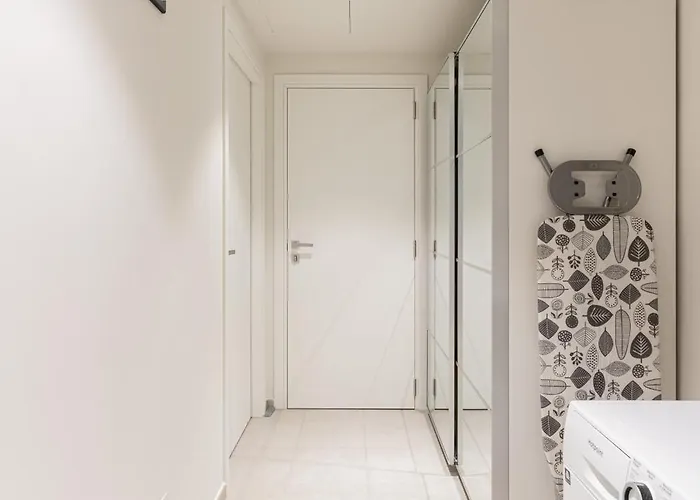 Mercury With Pool Access In St Julians St. Julian's