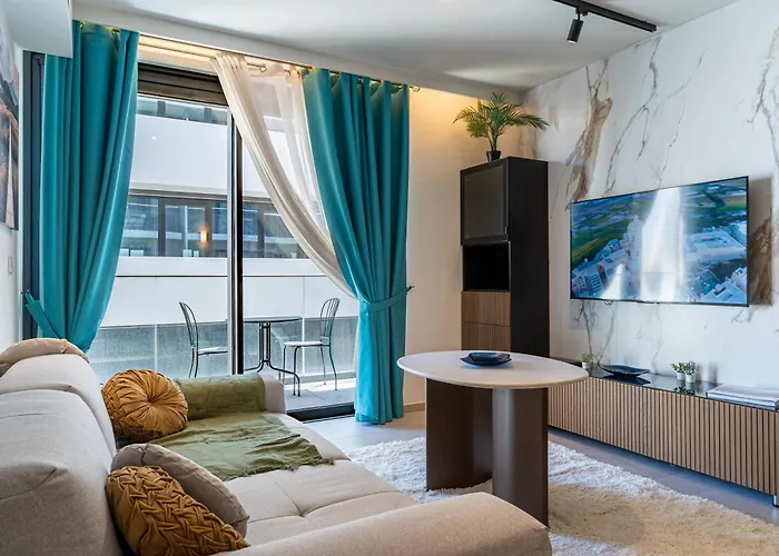 Mercury With Pool Access In St Julians *