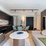Mercury With Pool Access In St Julians